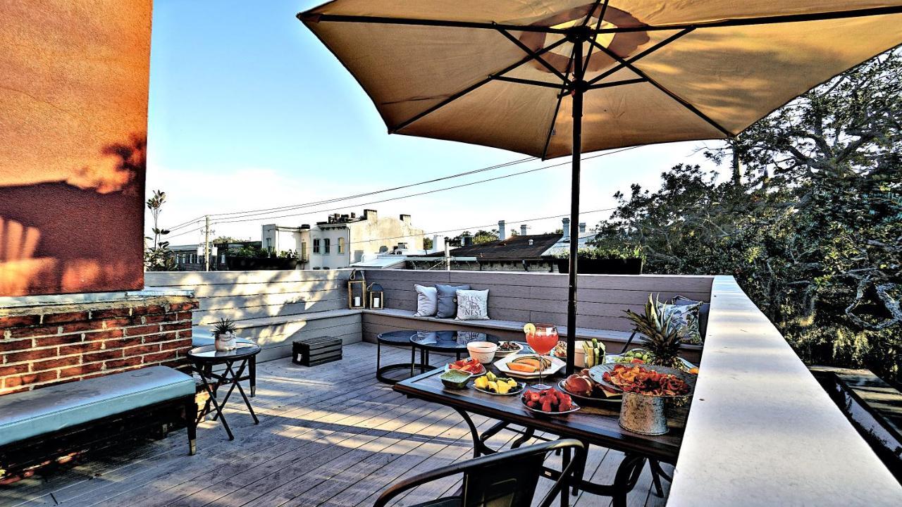 Sprawling Penthouse With Rooftop Deck Blocks From The River ซาวานนาห์ ภายนอก รูปภาพ