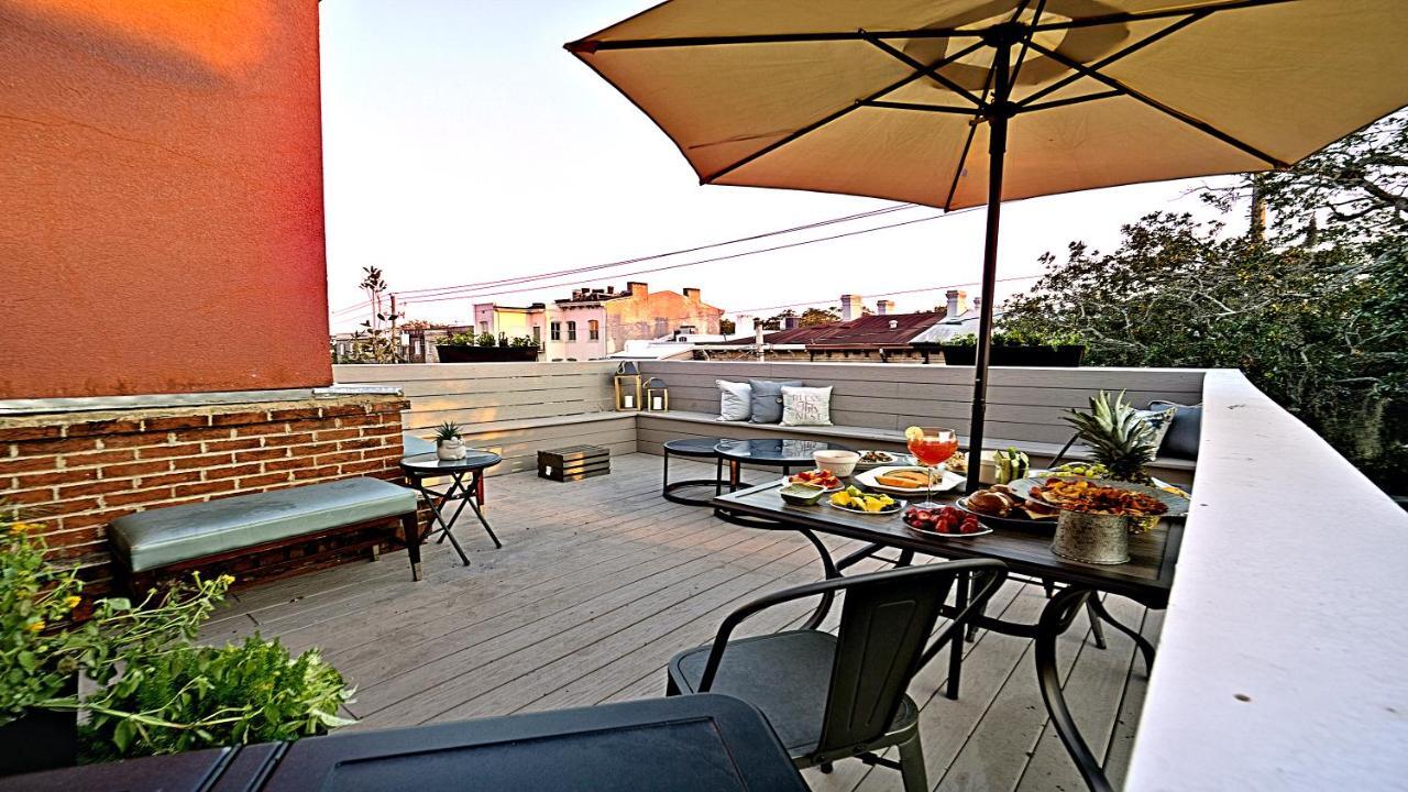 Sprawling Penthouse With Rooftop Deck Blocks From The River ซาวานนาห์ ภายนอก รูปภาพ